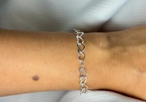 Pulseira corações – amor em cada elo